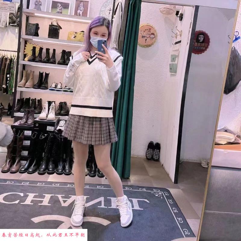 龙华超美少妇 第1张