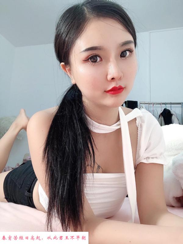 S型身材骚逼御姐 第1张