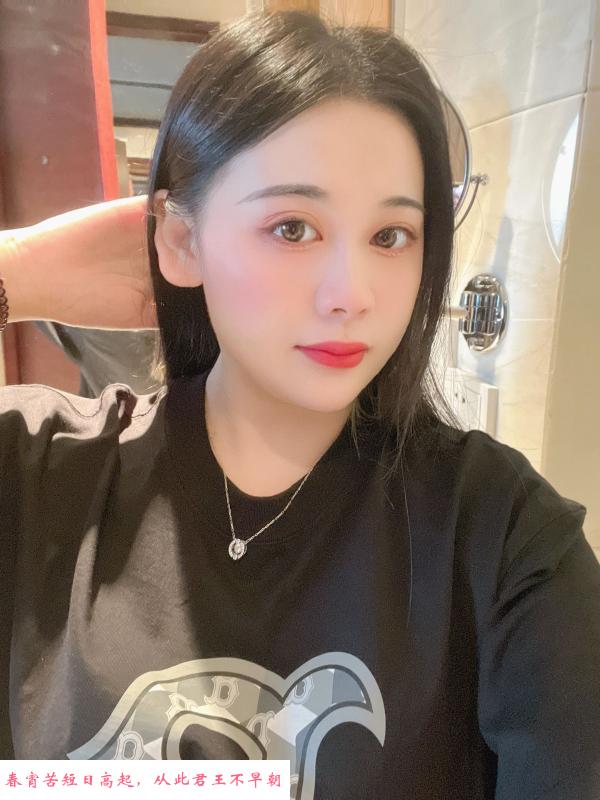 轻熟风骚少妇 第3张