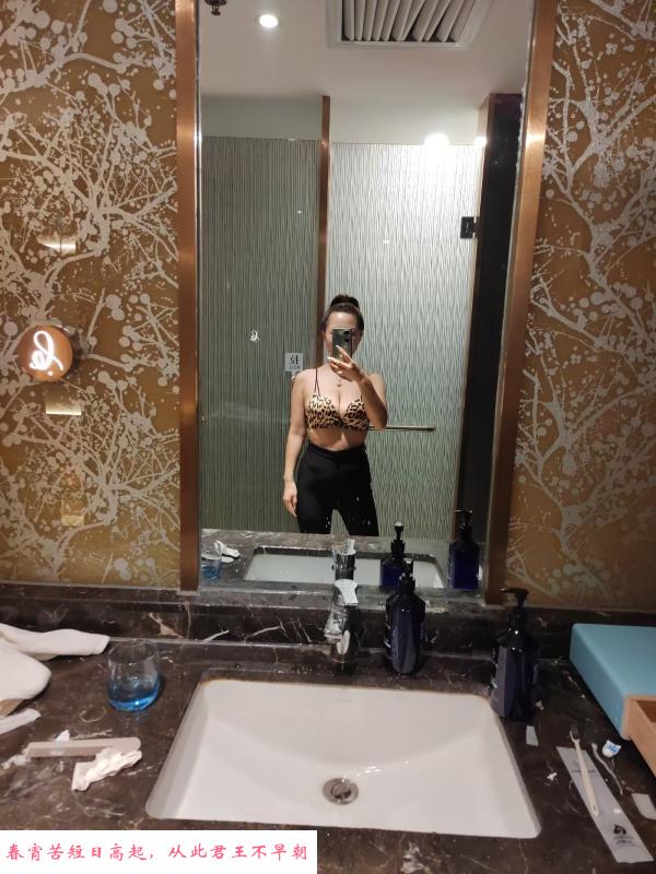 北门外小骚妇 第1张