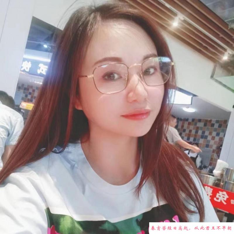 丝袜熟女姐姐 第2张