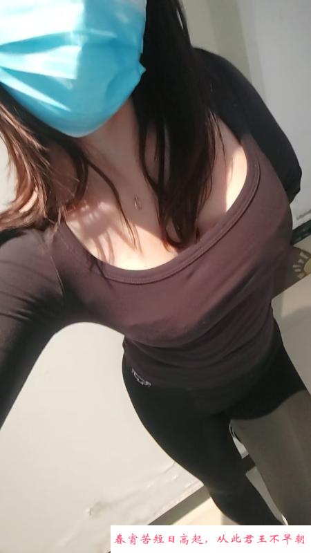 健身的御姐型骚少妇 第3张