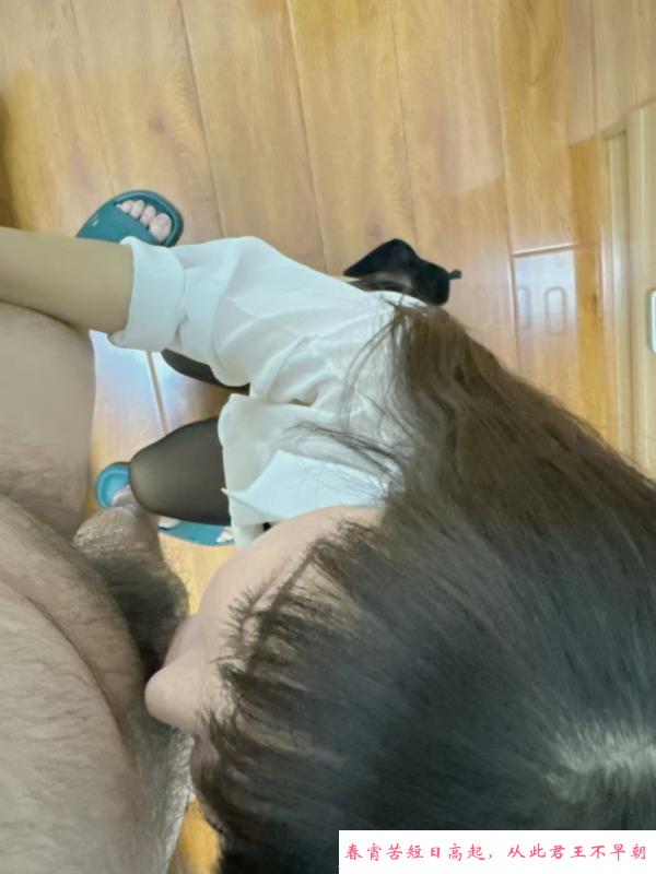 穿制服的妹子 第4张