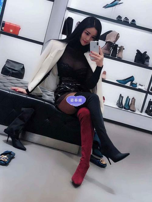 女王紫萱，身材颜值一流 第4张