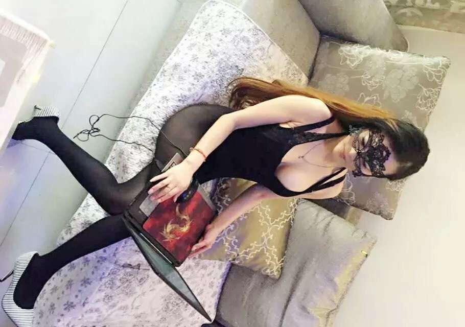 成都红牌楼的特色美女，SM很刺激 第1张