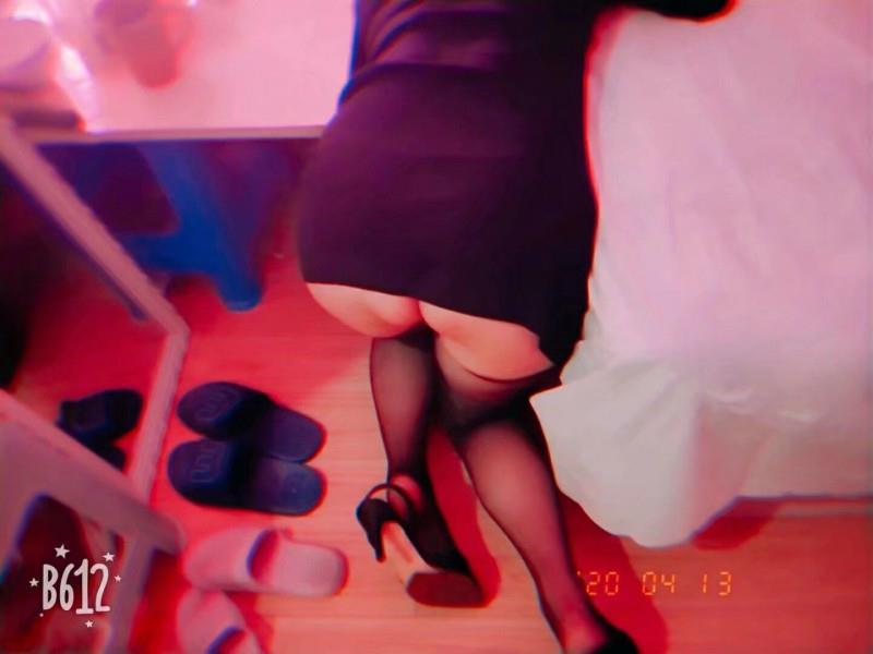 奶大肥臀骚女 第1张