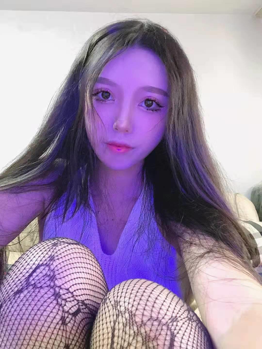 婺城22岁刚下海女孩清秀水多逼紧被干到抽搐射了一脸 第1张