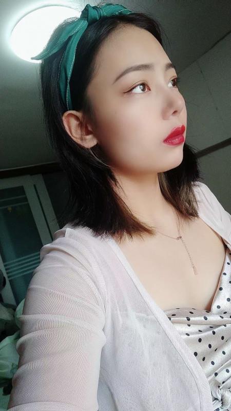 岛内服务很好的广西妹子 第1张