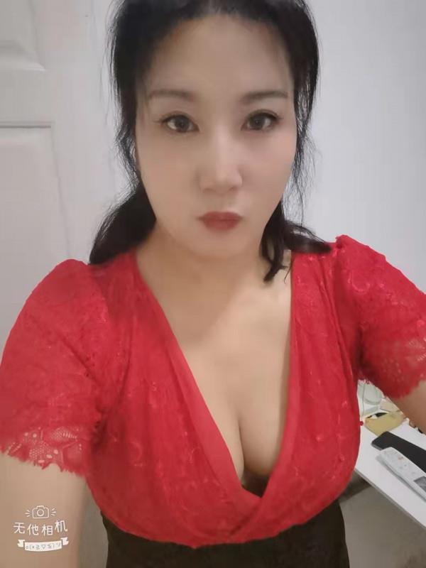 民治大波丰满韵味熟女 第1张