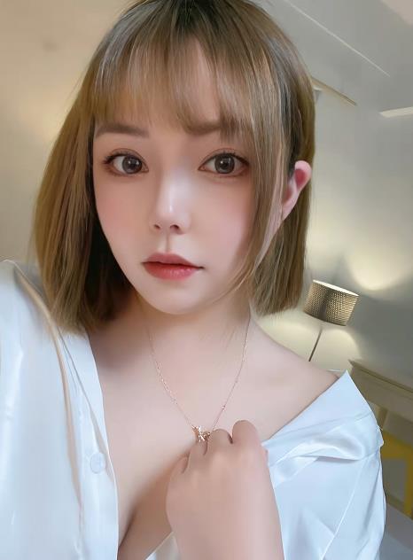 短发女神乐乐 第1张