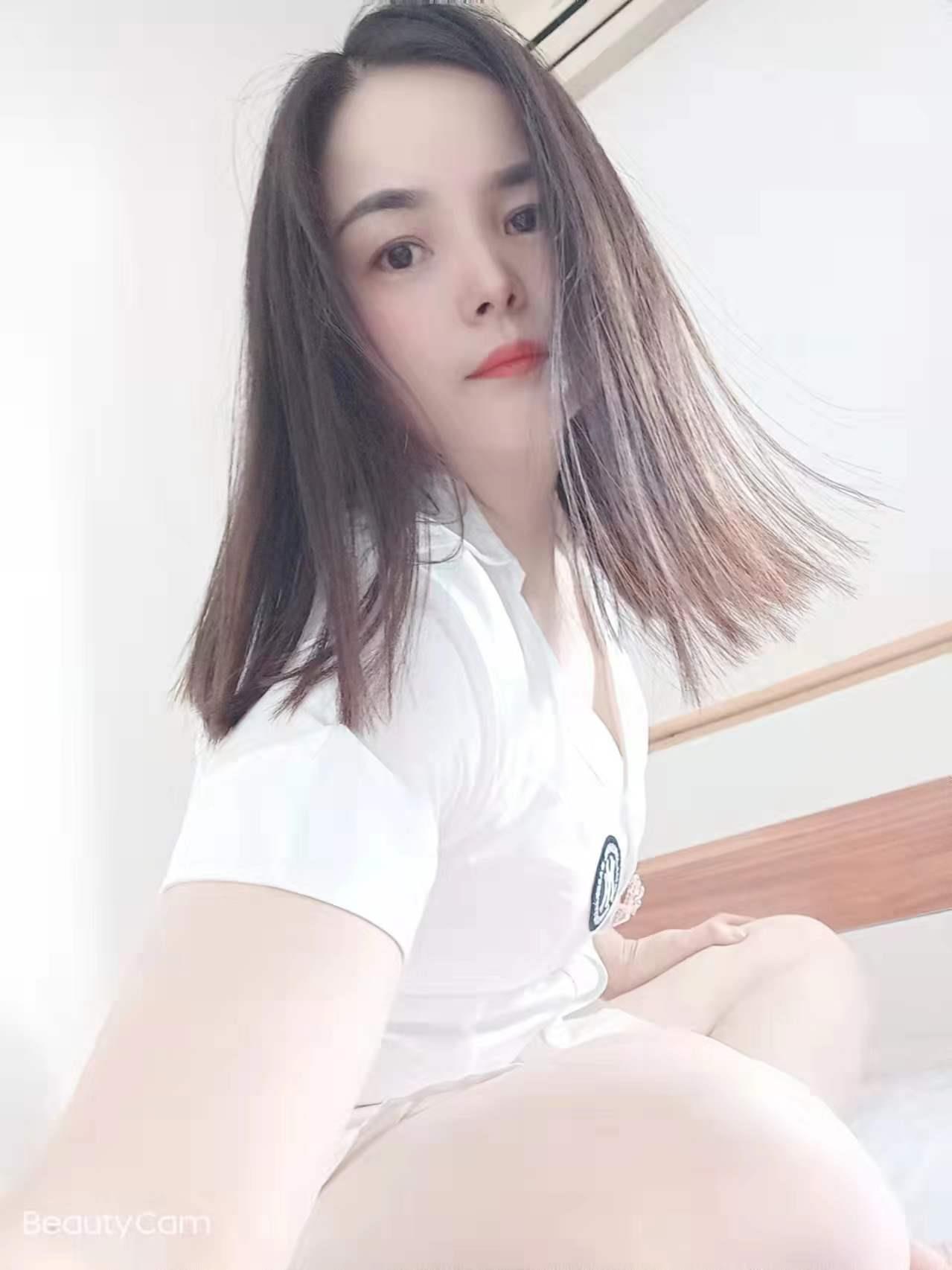 石景山古城四川小妹 第1张