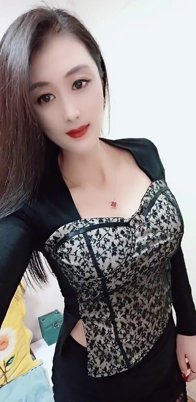 虎泉那边的熟女 第1张