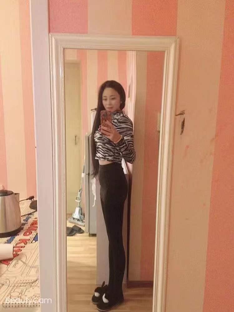 成渝立交耍的妹子 第4张