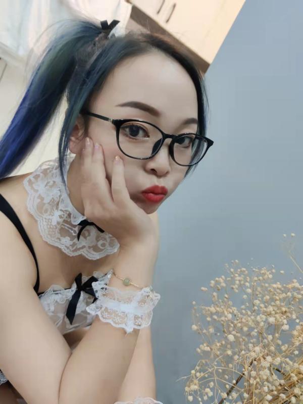 舌吻草房小允 第1张