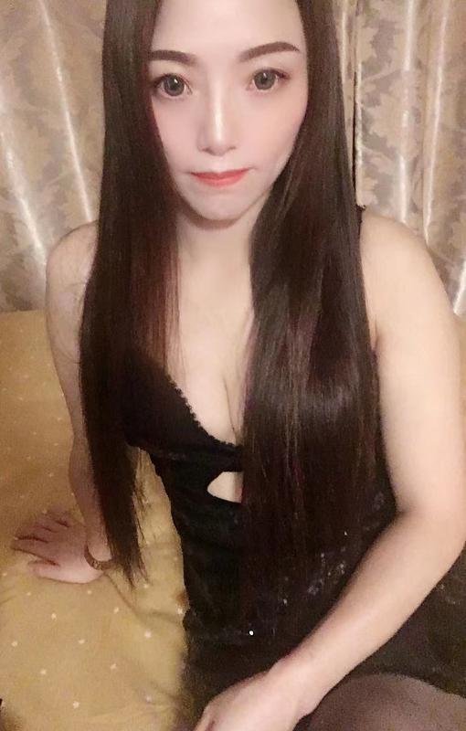 身材高挑轻熟女 第1张