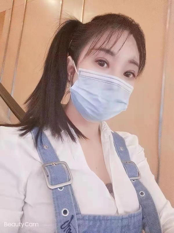 罗湖长腿美人依依 第1张