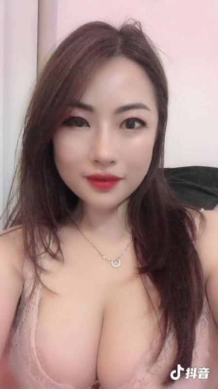超大奶橙橙 第1张