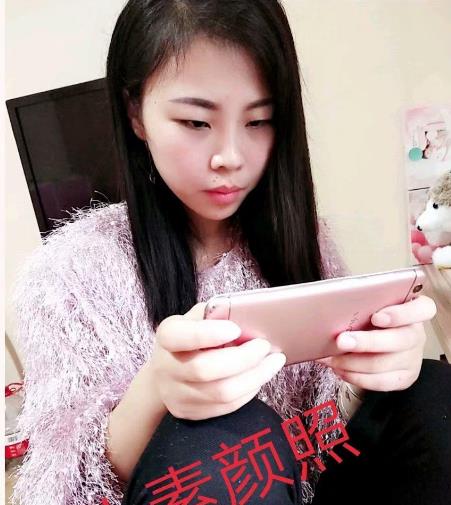 小骚逼不容易满足，感觉骚到了骨子里 第1张