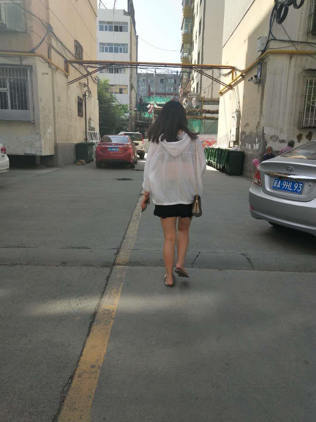 油运司国泰大厦,后有维族姑娘我彩蛋 第1张