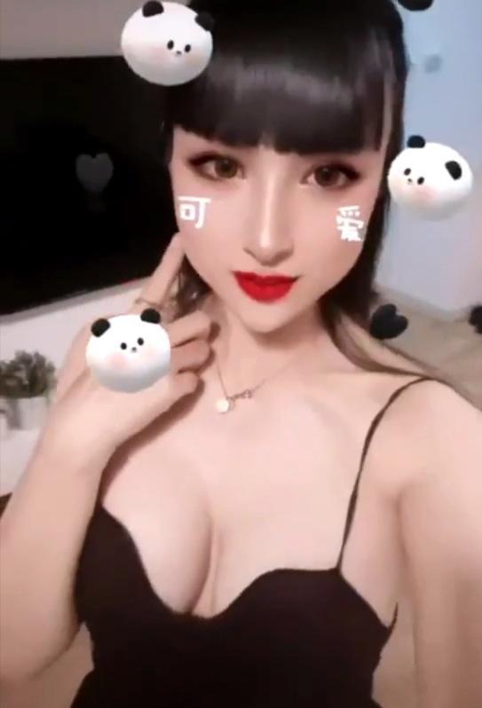 百子湾奶牛妹子,光这对车灯值回票价 第1张
