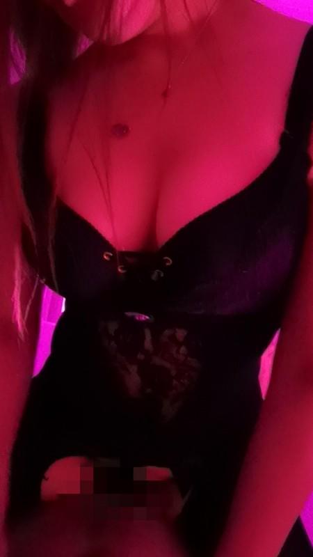 小夏，拥有极品穴的服务系骚女 第1张