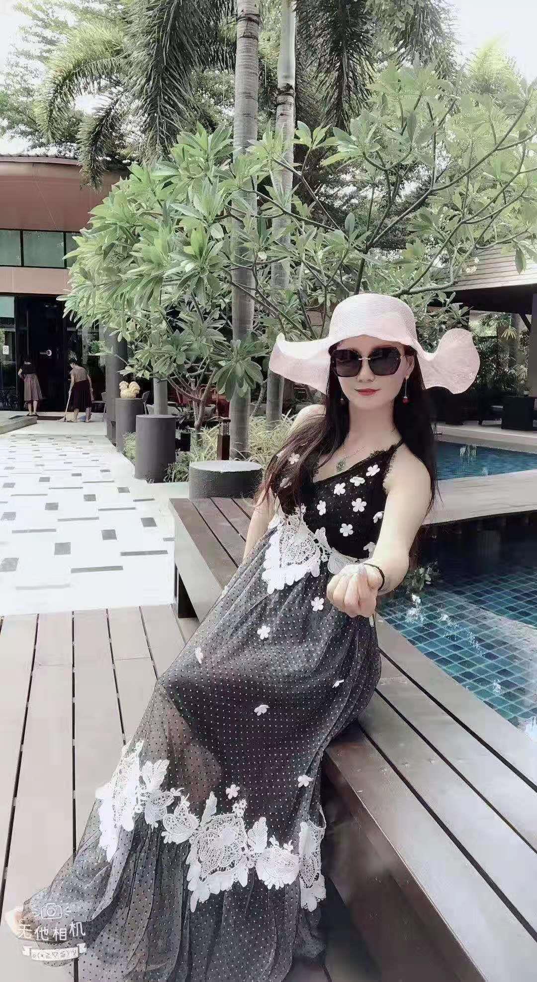长沙小妮子，肤白胸大 第1张